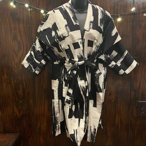 🔆 Black & white luxury belted coat